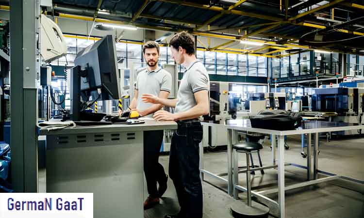 اشتغال در شرکت بزرگ و کوچک