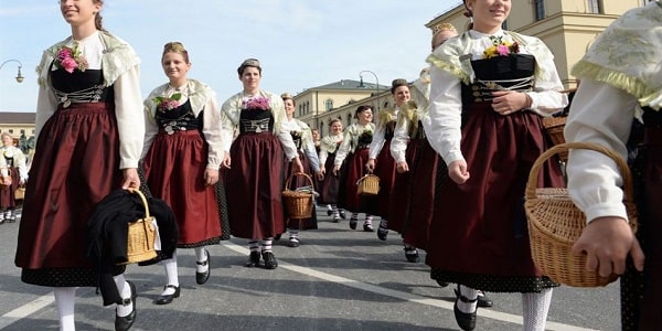 آداب و رسوم لباس های سنتی در آلمان