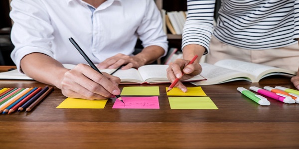 برای یادگیری دو زبان به طور همزمان برنامه ریزی کنید