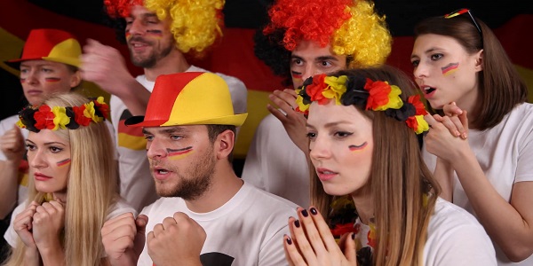 در یک مهمانی آلمانی چگونه رفتار کنید